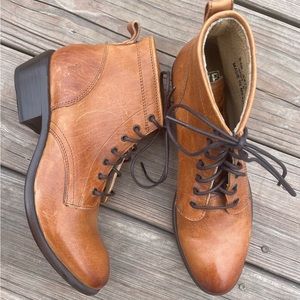 Frye Carson Boots Size 8.5